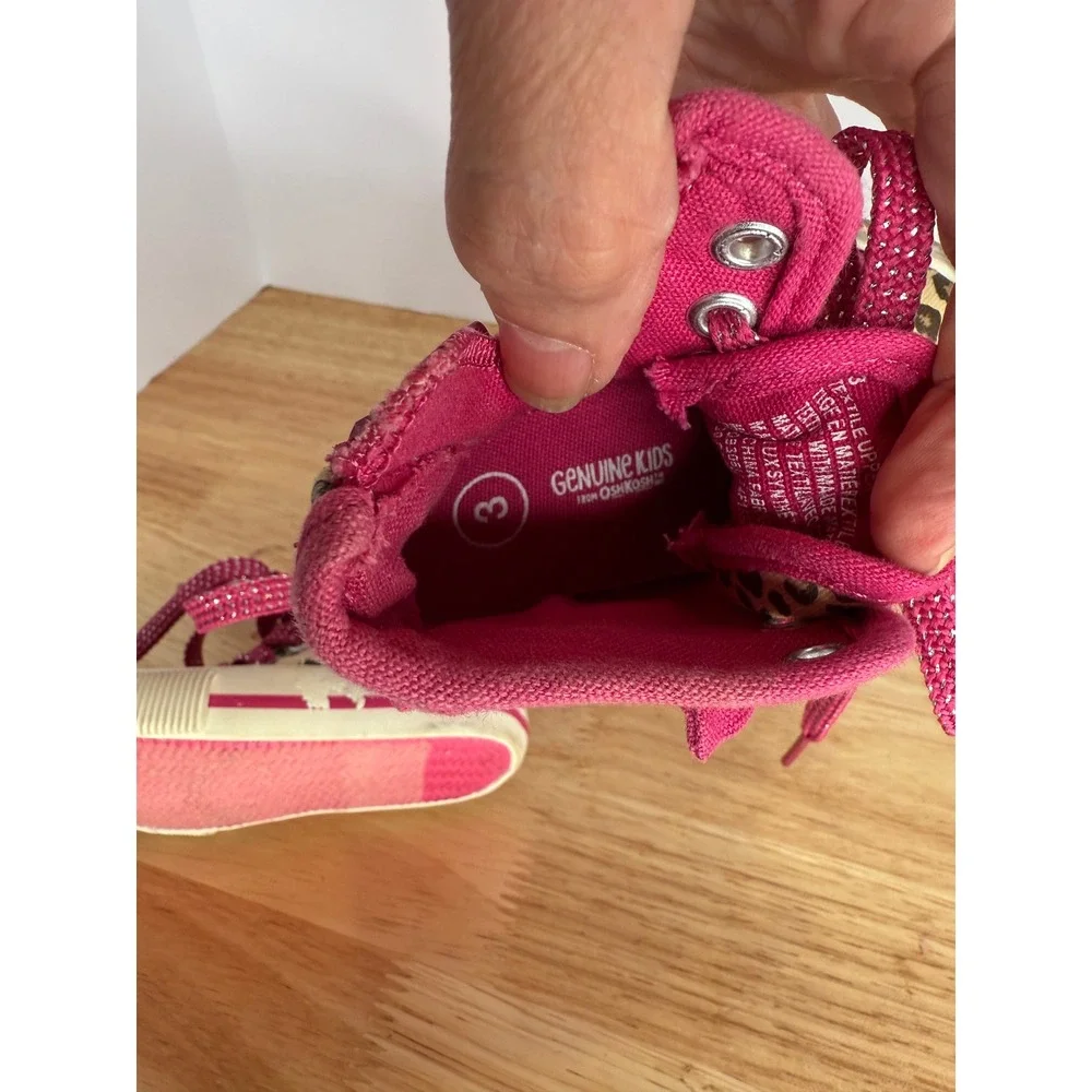 Genuine Kids from OshKosh Toddler Leopard Print‎ Sneakers – Size 3